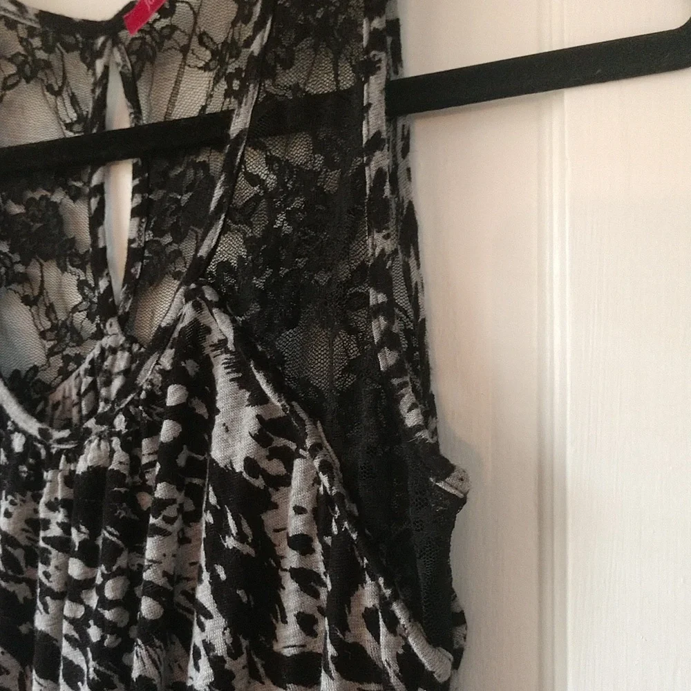 Julie's closet lace tank top size Large - Picture 6 of 10